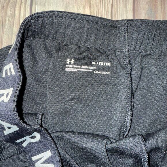 Women's Under Armour XL Shorts - Picture 4 of 4